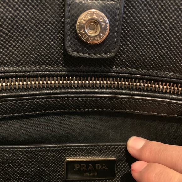 Prada handbag - Picture 5 of 8